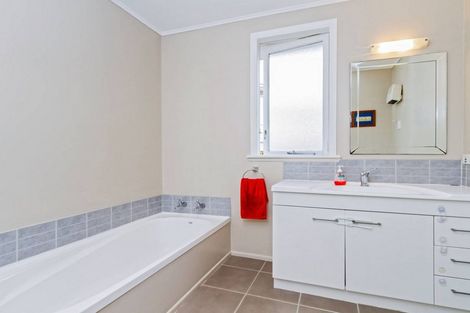 Photo of property in 13 Tahi Terrace, Glen Eden, Auckland, 0602
