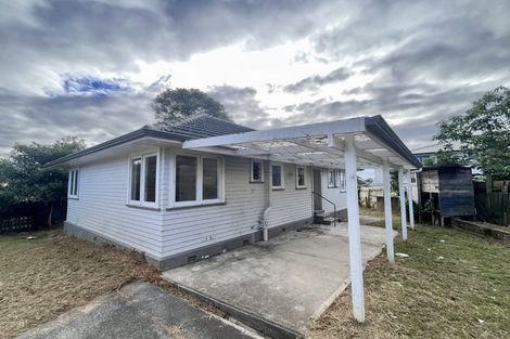 Photo of property in 3 Ozich Avenue, Te Atatu South, Auckland, 0610