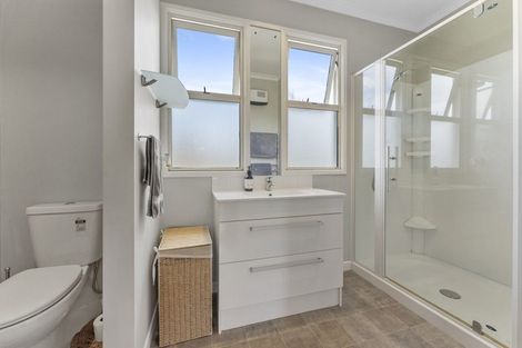 Photo of property in 11 Hughes Avenue, Hokowhitu, Palmerston North, 4410