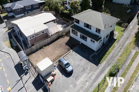Photo of property in 114a Newlands Road, Newlands, Wellington, 6037