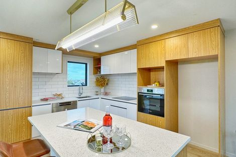 Photo of property in 10c Robert Burke Place, Henderson, Auckland, 0612