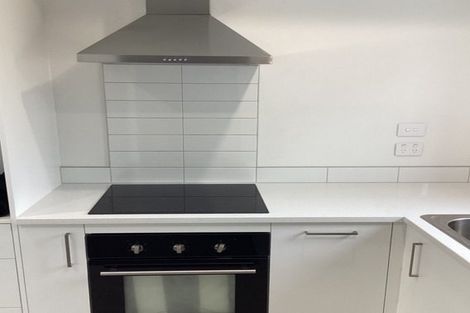 Photo of property in 43 Raupeti Lane, Henderson, 0612