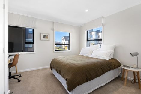 Photo of property in 26 Marine Parade, Hobsonville, Auckland, 0616