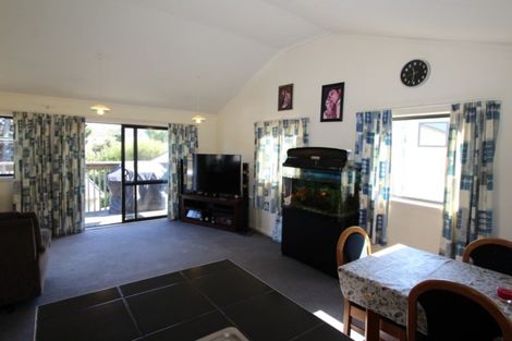Photo of property in 28 Morere Street, Titahi Bay, Porirua, 5022