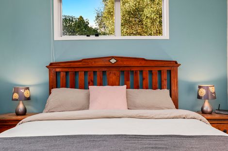 Photo of property in 49 Onedin Place, Titirangi, Auckland, 0604