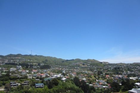 Photo of property in 8 Cresswell Place, Johnsonville, Wellington, 6037