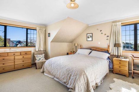 Photo of property in 43 Kilkenny Place, Fitzherbert, Palmerston North, 4410