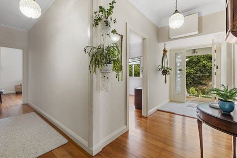 Photo of property in 30 Sunshine Avenue, Karori, Wellington, 6012