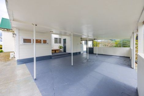 Photo of property in 16 Tamumu Road, Waipawa, 4210