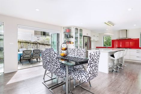 Photo of property in 96 San Valentino Drive, Henderson, Auckland, 0612