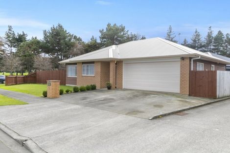 Photo of property in 1 Woodland Grove, Wainuiomata, Lower Hutt, 5014