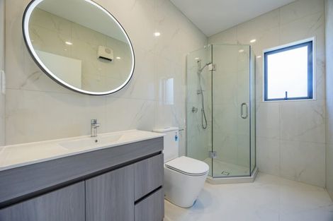 Photo of property in 24a Gladys Avenue, Glenfield, Auckland, 0629