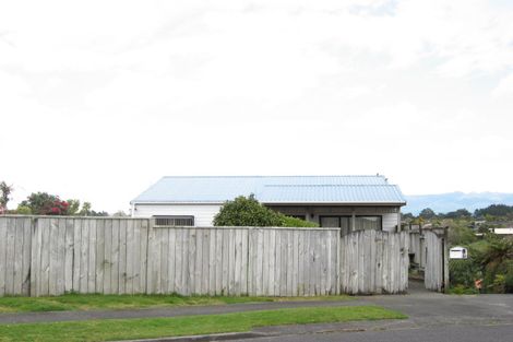 Photo of property in 17 Ballantrae Place, Highlands Park, New Plymouth, 4312