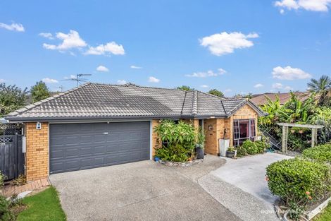 Photo of property in 54 Magic Way, Randwick Park, Auckland, 2105