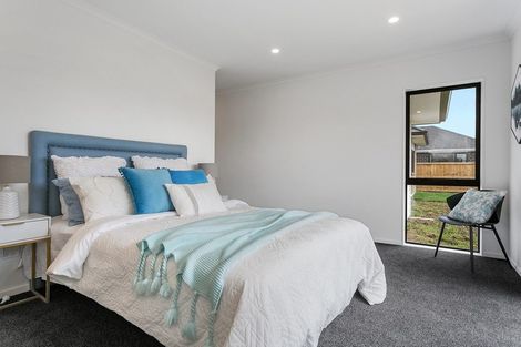 Photo of property in 24 Rose Leigh Drive, Cambridge, 3434