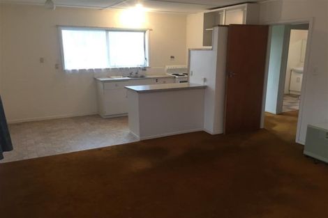 Photo of property in 73-73a Stewart Drive, Newlands, Wellington, 6037