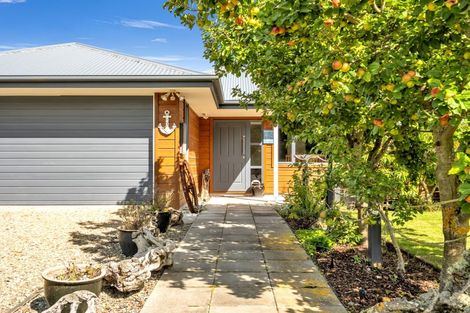 Photo of property in 27 Reserve Road, Waikuku Beach, 7473