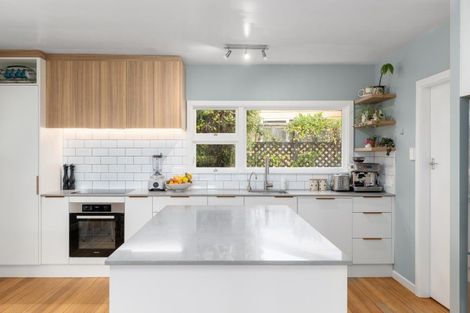 Photo of property in 27 Whero Avenue, Diamond Harbour,  8971