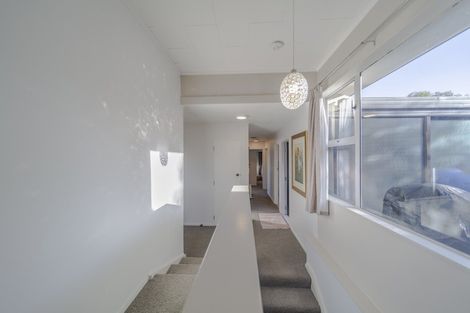 Photo of property in 10 Leeton Drive, Waipukurau, 4200