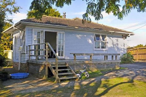 Photo of property in 127 Lancaster Road, Beach Haven, Auckland, 0626