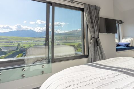 Photo of property in 27 Rannoch Drive, Jacks Point, Queenstown, 9371