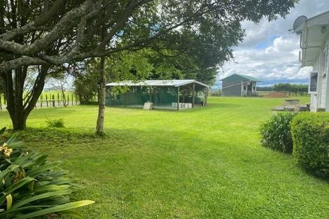Photo of property in 435 Tararua Road, Levin, 5571