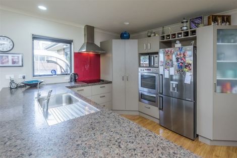 Photo of property in 16 Okarito Avenue, Levin, 5510