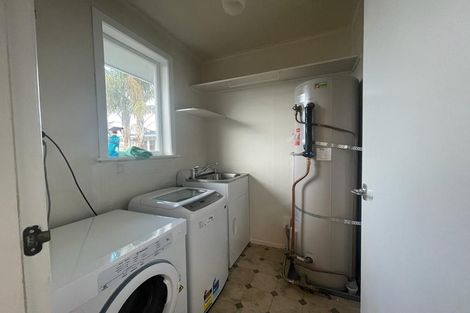 Photo of property in 13 Larnoch Road, Henderson, Auckland, 0610