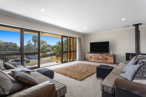 Photo of property in 14 Commodores Close, Coastlands, Whakatane, 3120