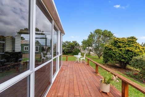 Photo of property in 180 Taupaki Road, Taupaki, Henderson, 0782