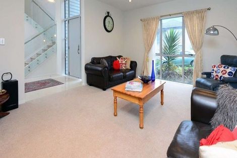 Photo of property in 25 Andy Crescent, Flat Bush, Auckland, 2016
