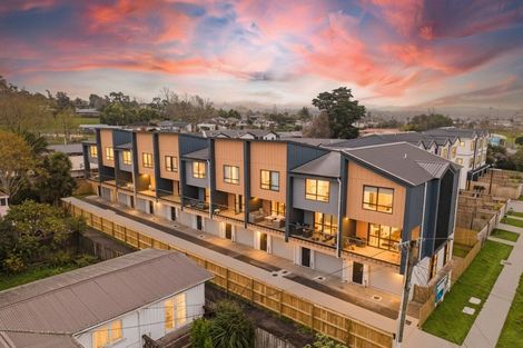 Photo of property in 8/6 Robertson Road, Ranui, Auckland, 0612