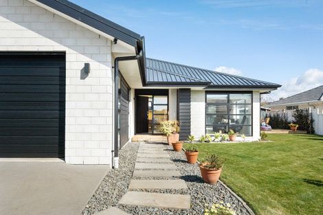 Photo of property in 6 Vantage Place, Omokoroa, 3114