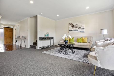 Photo of property in 16 Secoia Crescent, Mangere, Auckland, 2022