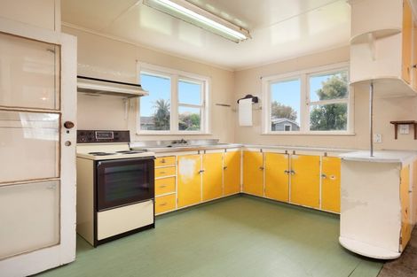 Photo of property in 8 Seddon Street, Te Puke, 3119