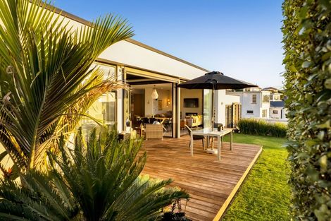 Photo of property in 30 Bayly Road, Moturoa, New Plymouth, 4310
