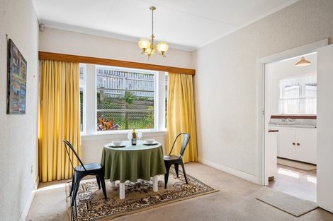 Photo of property in 13 Severn Street, Island Bay, Wellington, 6023