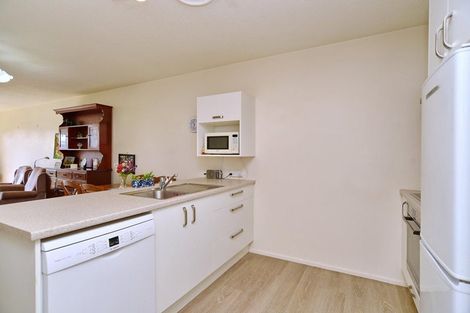 Photo of property in 2/7 Cassidy Place, Belfast, Christchurch, 8051