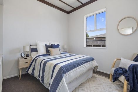 Photo of property in 27 Tukapa Street, Westown, New Plymouth, 4310