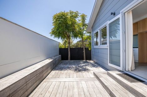 Photo of property in 130 Vivian Street, New Plymouth, 4310