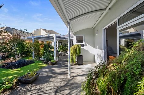Photo of property in 14 Del Mar Place, Merrilands, New Plymouth, 4312