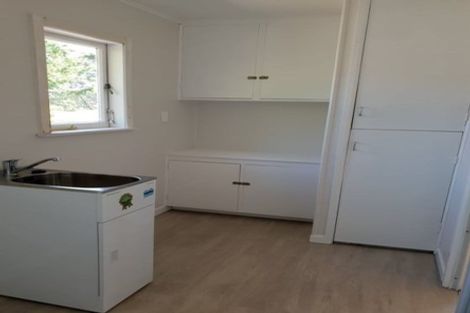 Photo of property in 9 Lex Avenue, Green Bay, Auckland, 0604