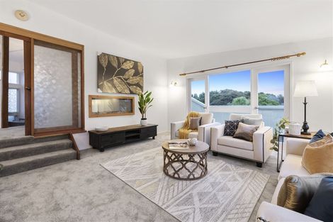 Photo of property in 40 Valley View Road, Glenfield, Auckland, 0629