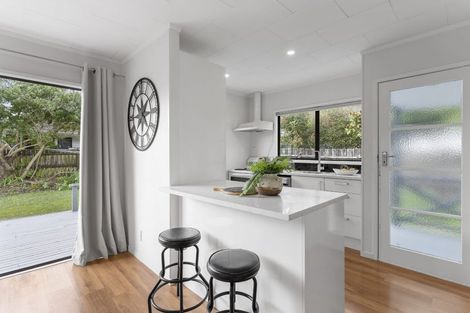 Photo of property in 91 Santiago Crescent, Unsworth Heights, Auckland, 0632