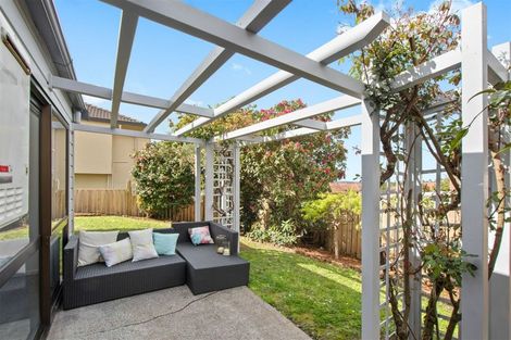 Photo of property in 6 Glucina Avenue, West Harbour, Auckland, 0618