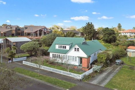 Photo of property in 1 Jellicoe Drive, Hamilton East, Hamilton, 3216