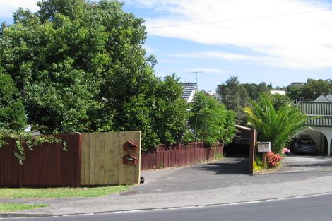 Photo of property in 1/824 Beach Road, Browns Bay, Auckland, 0630