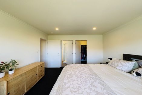 Photo of property in 68 Branigan Parade, Kelvin Grove, Palmerston North, 4414