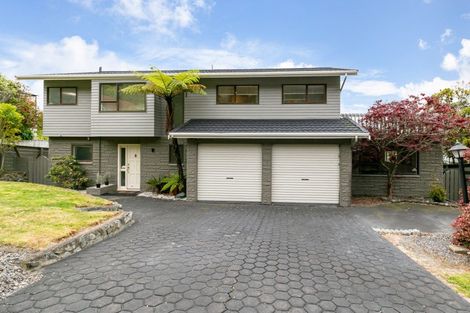 Photo of property in 30 Woodman Drive, Tawa, Wellington, 5028