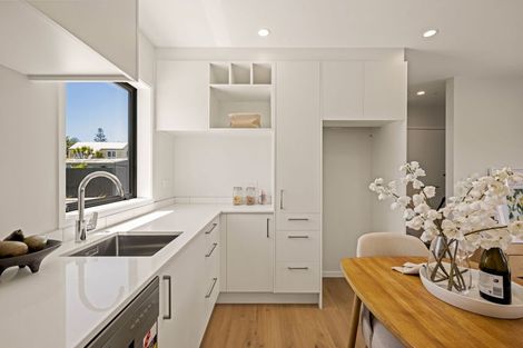 Photo of property in 1/721 Te Atatu Road, Te Atatu Peninsula, Auckland, 0610